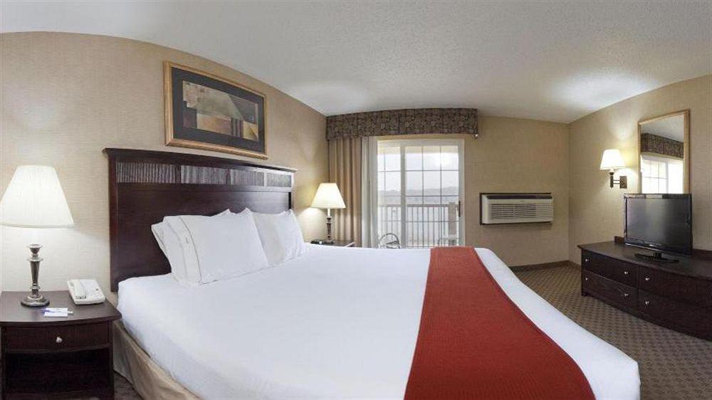 Holiday Inn Express Le Claire Riverfront-Davenport By Ihg Bagian luar foto