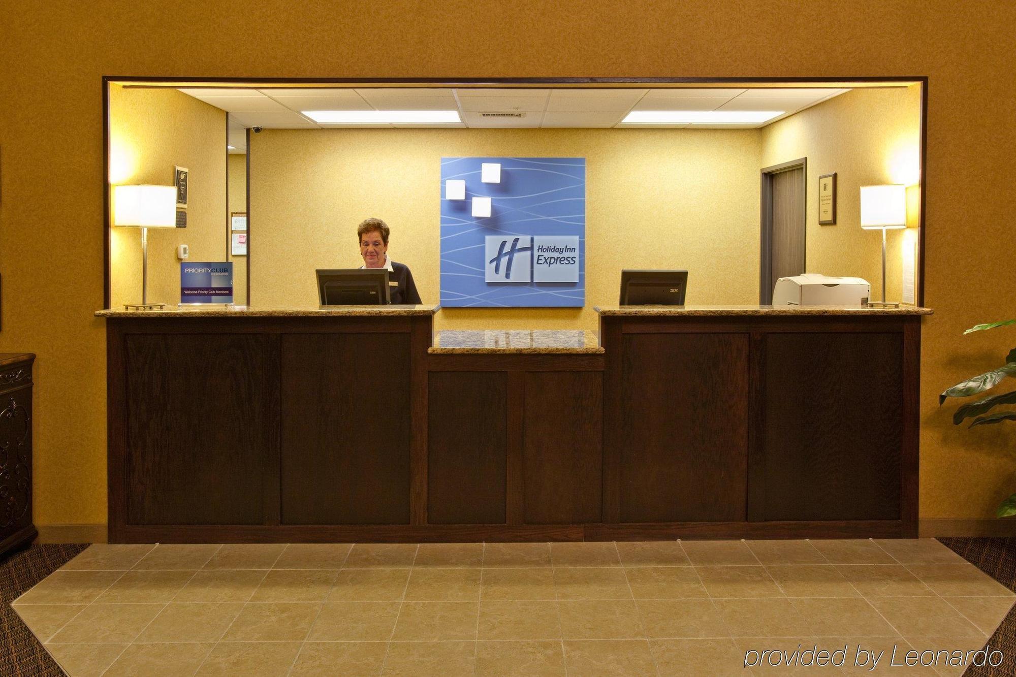 Holiday Inn Express Le Claire Riverfront-Davenport By Ihg Bagian luar foto