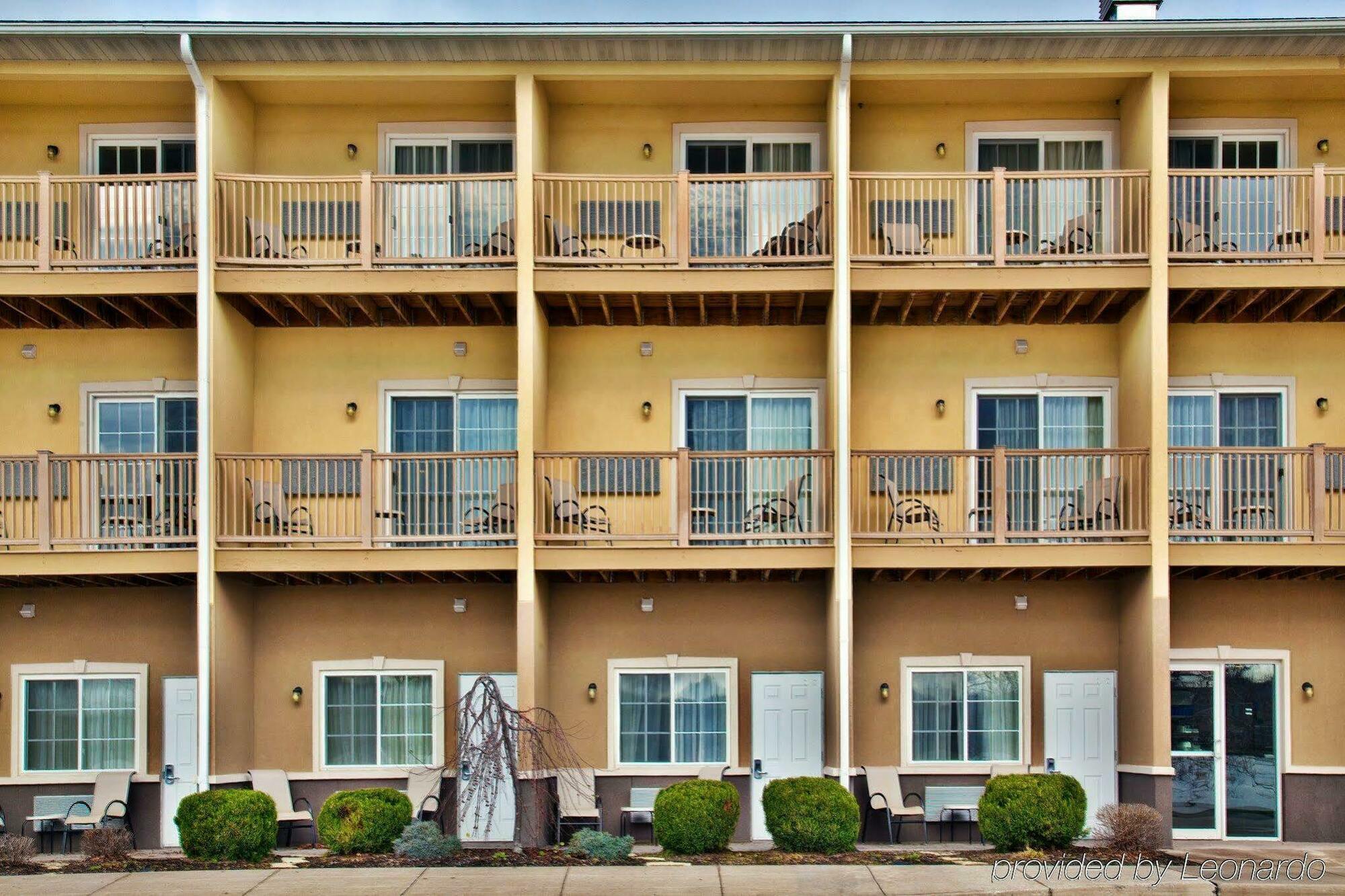 Holiday Inn Express Le Claire Riverfront-Davenport By Ihg Bagian luar foto