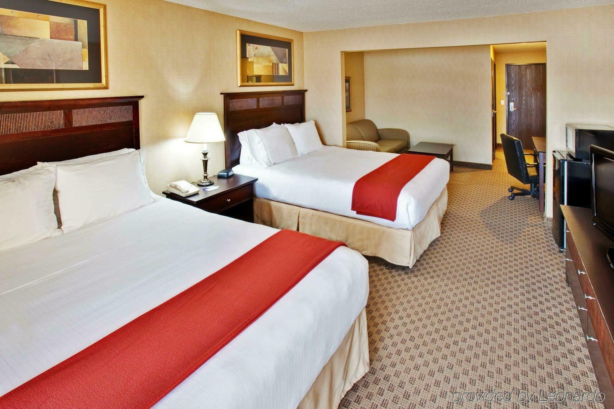 Holiday Inn Express Le Claire Riverfront-Davenport By Ihg Bagian luar foto