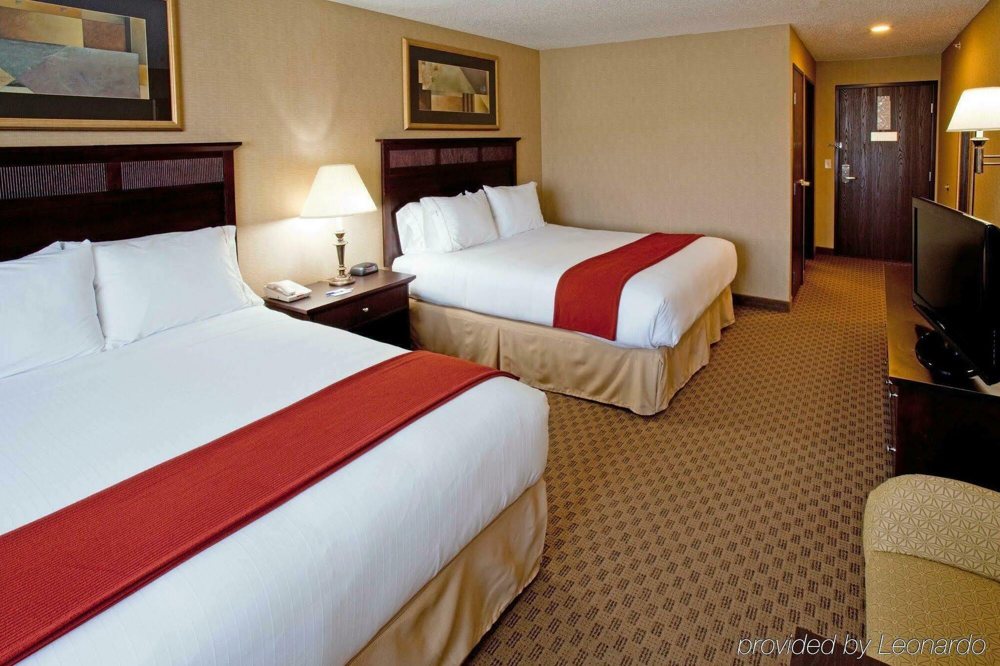 Holiday Inn Express Le Claire Riverfront-Davenport By Ihg Bagian luar foto