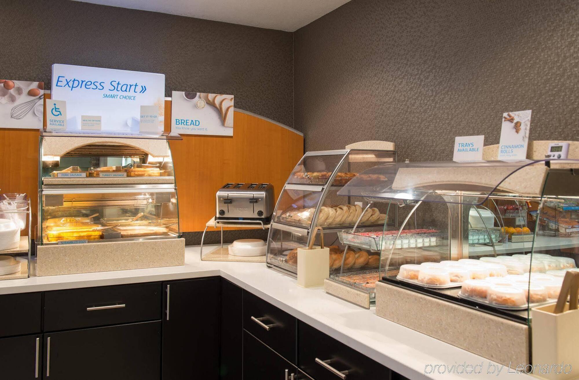 Holiday Inn Express Le Claire Riverfront-Davenport By Ihg Bagian luar foto